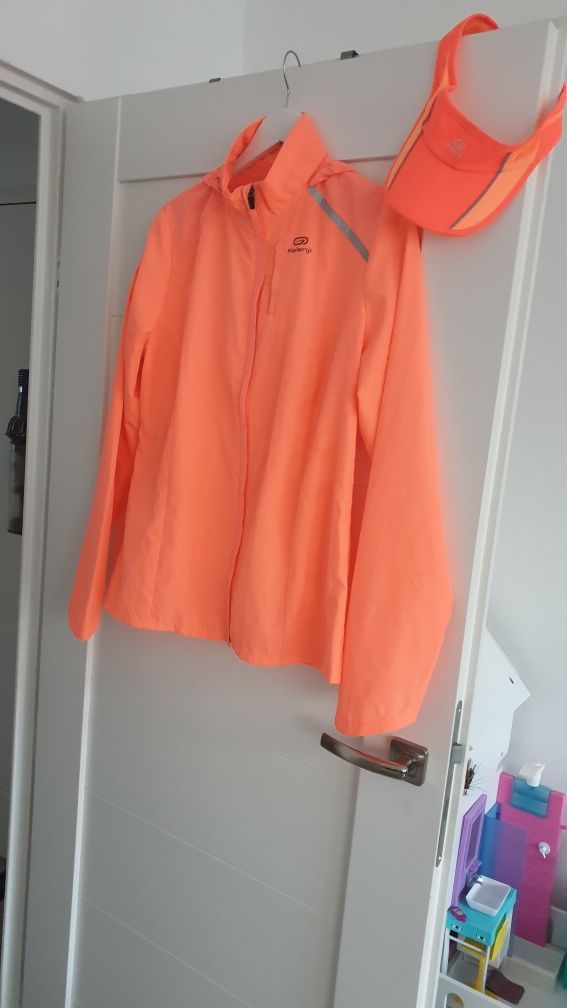 Wiatrówka do biegania plus daszek Decathlon rozmiar XL