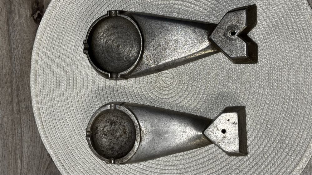 Stare popielniczki PRL odlew