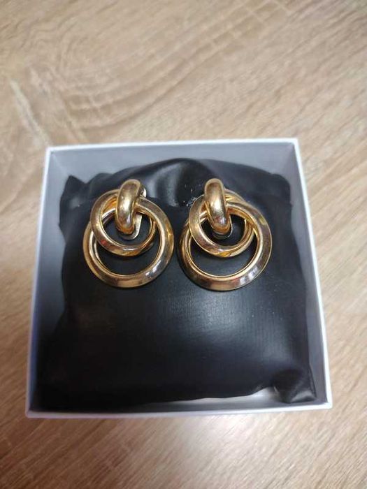 Kolczyki w kolorze złotym