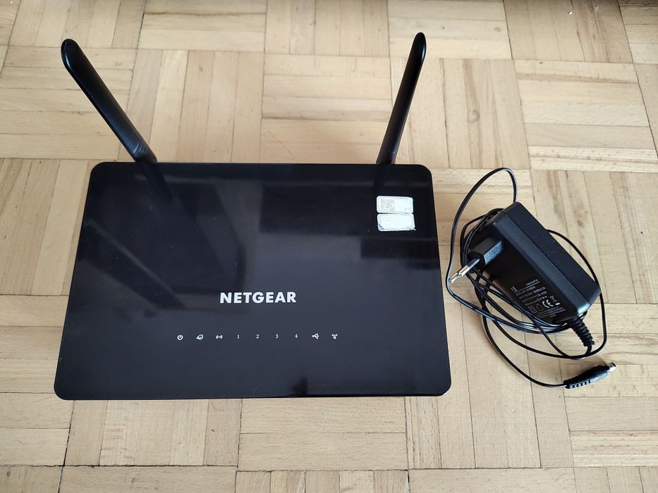 Router Netgear R6220
