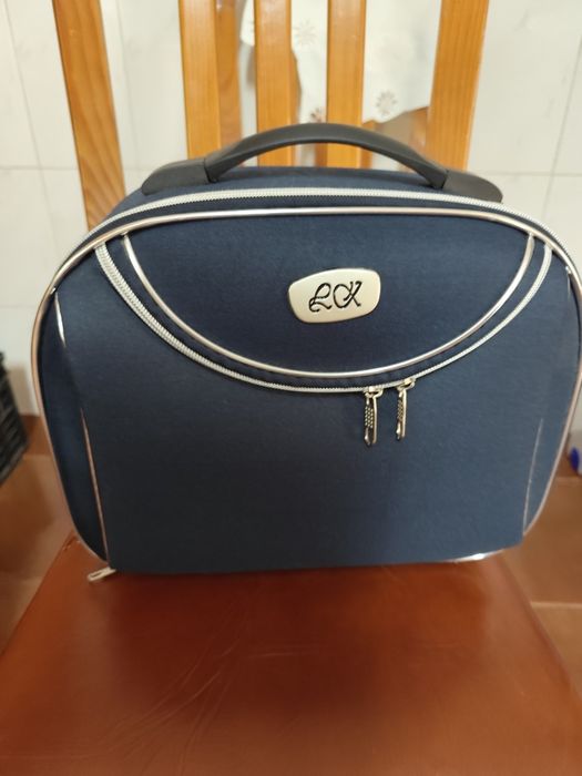 Mala de viagem e nécessaire - novos, nunca utilizados !