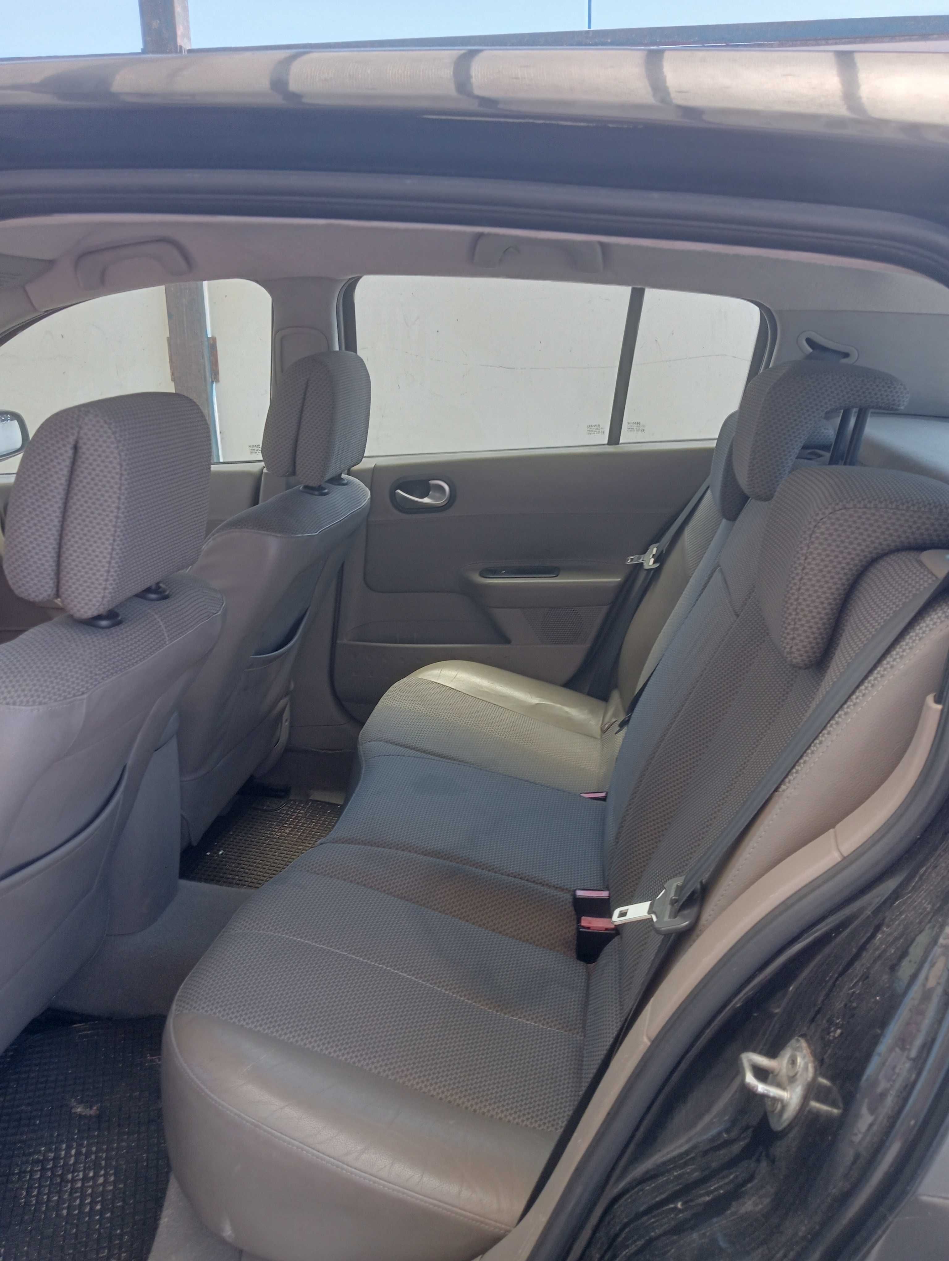 Renault Megane a gasóleo de 5 lugares ano 2005