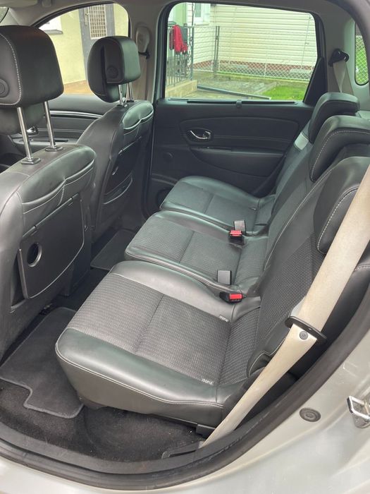 Автомобіль Renault Megane Scenic