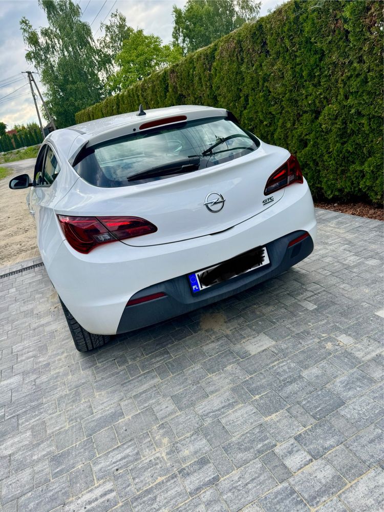 Opel Astra GTC J 1.7 diesel