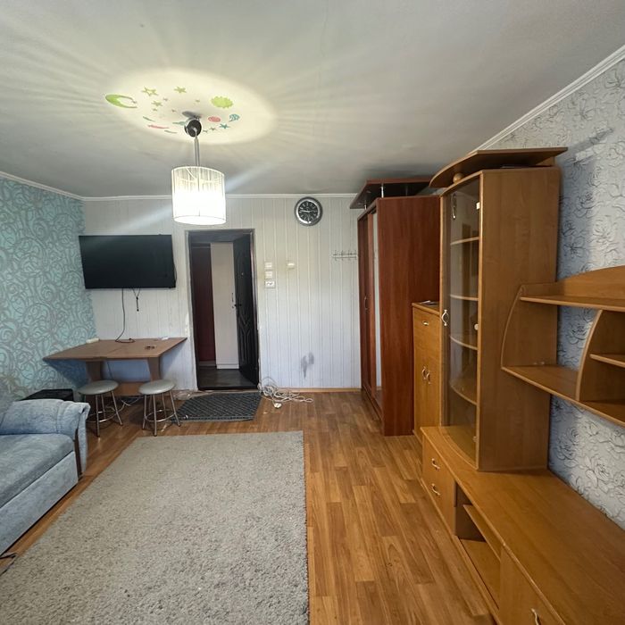 Сдам общежитие на Залютино комната 17м свой сан узел