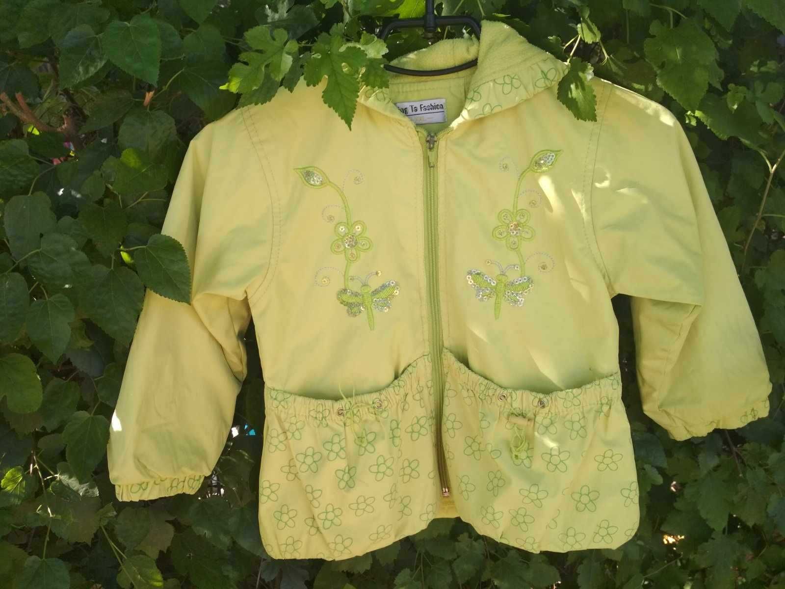 Ветровка-куртка с капюшоном на девочку4-6 лет р.110,цвет-лимоно-желтый