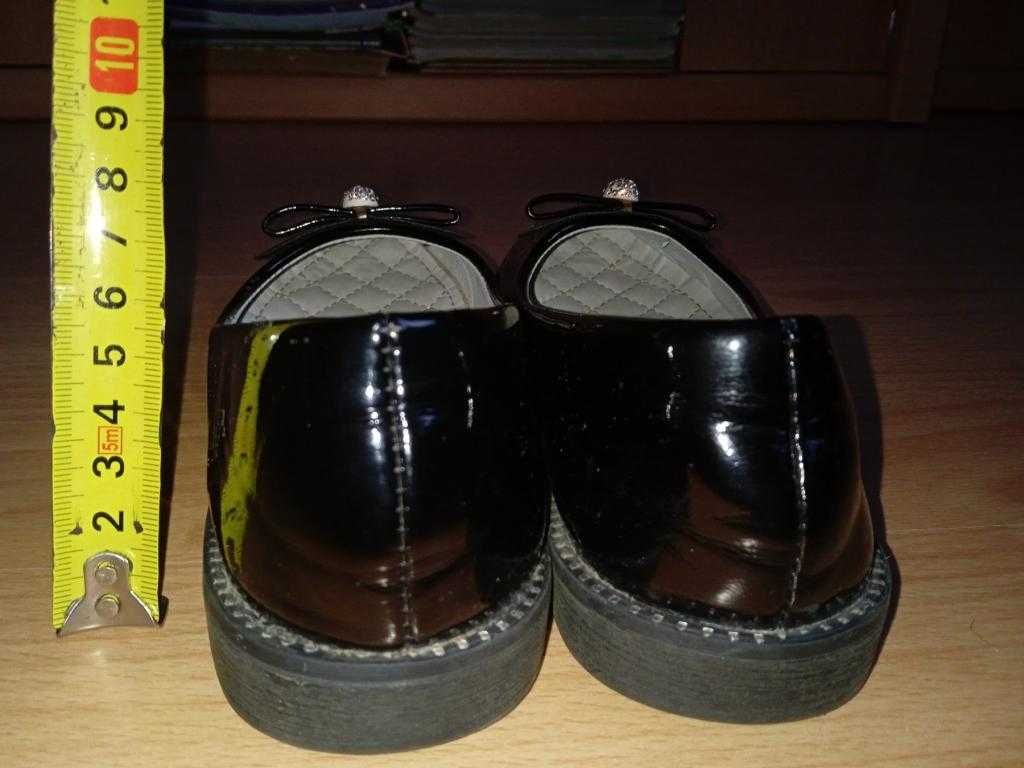 Туфли детские лаковые 34 размер туфлі дитячі лак