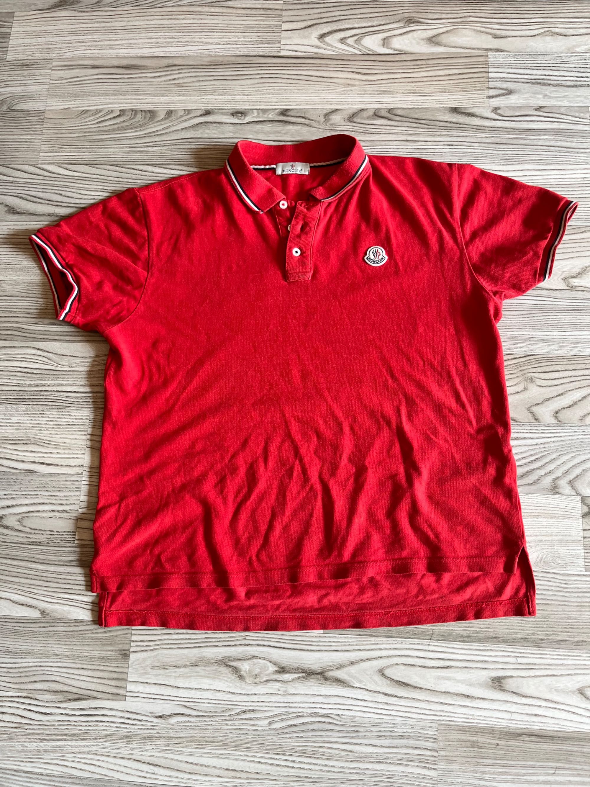 Футболка Moncler размер M/L Состояние 9/10 бирок нету(