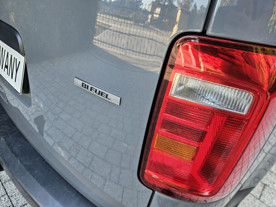 Wersja Long Maxi. 2013 ostatni model 1.6 MPI gaz LPG. 7 osobowy. EURO5