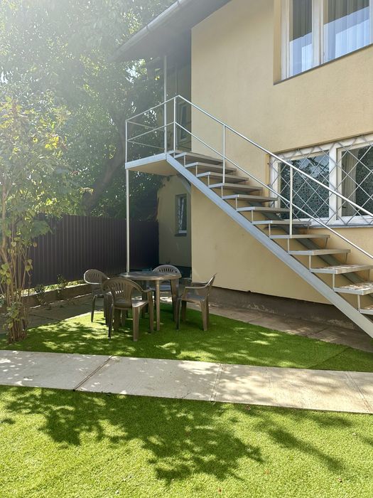 «ЛАД» — кв.-студія в центрі