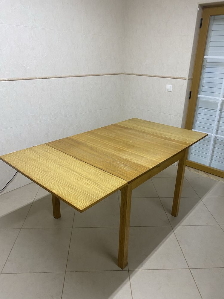 Mesa extensível castanha IKEA