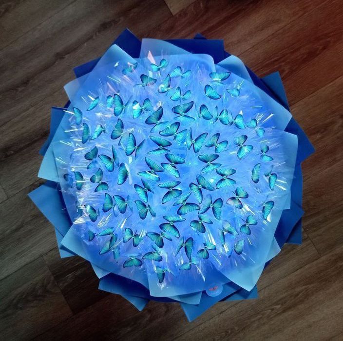 Букети з метеликів