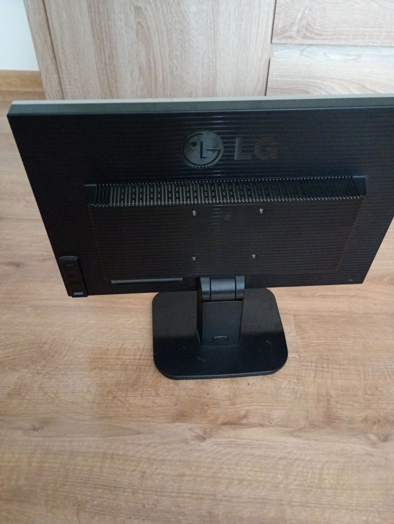 Monitory komputerowe