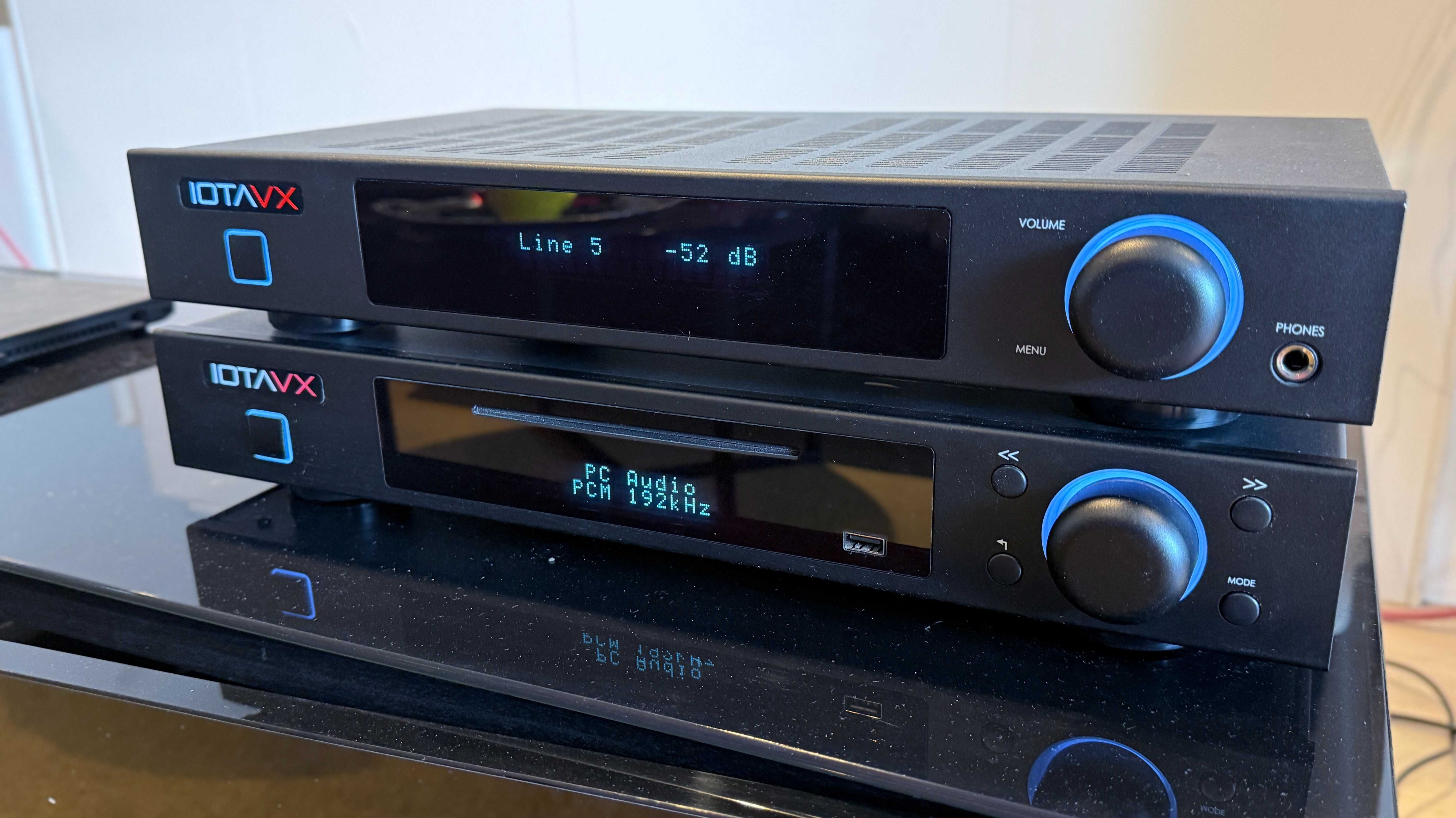 Zestaw wzmacniacz stereo IotaVX Sa3 i Streamer z CD IotaVX Np3