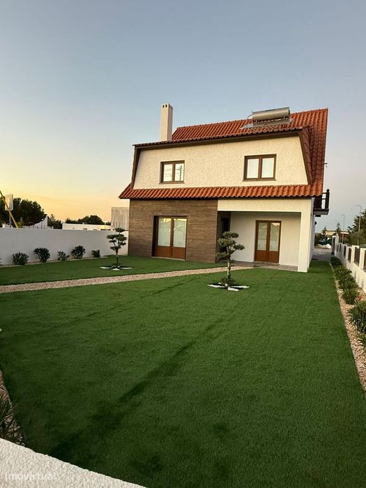 Vivenda T4 Para Arrendamento Longa Duração – Fazendas De Almeirim