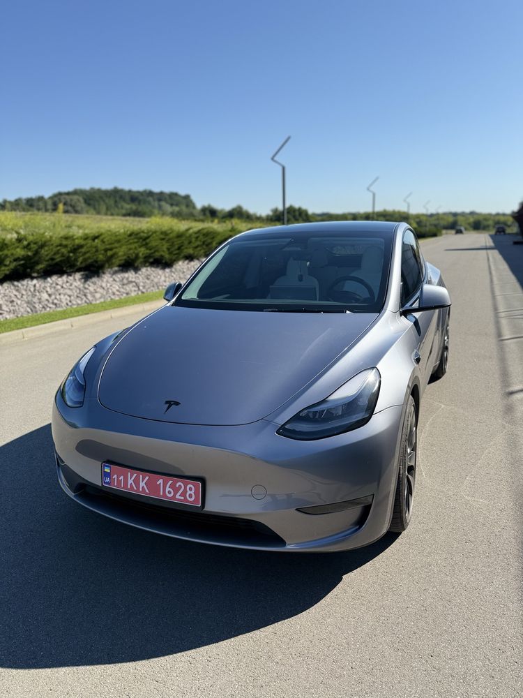 Tesla model Y performance