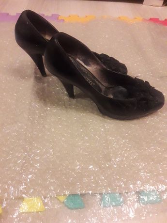Жіночі чорні туфлі з натуральної шкіри Botto 38 р.