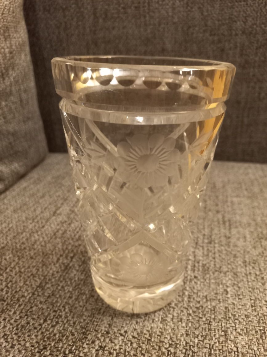 Kryształowy wazon wys.15 cm