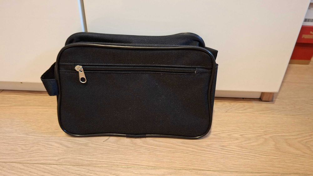 Kosmetyczka męska czarna