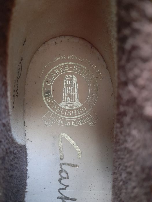 Чоловіче взуття.