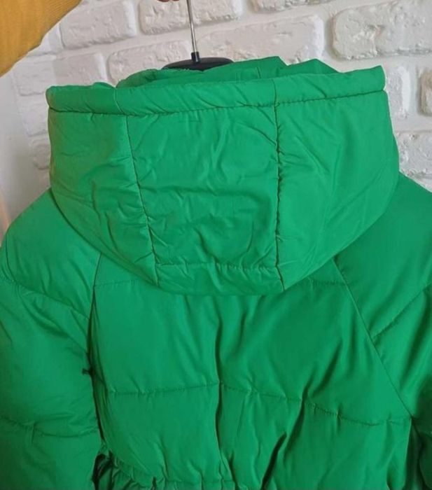 Зимняя куртка , пуховик