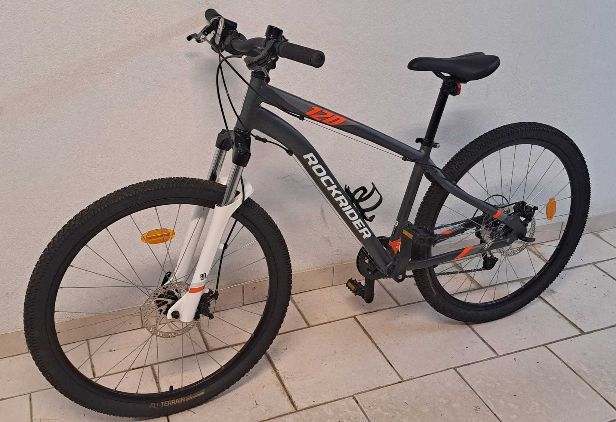 Bicicleta ROCKRIDER ST 120 com suspensão dianteira e roda 27.5