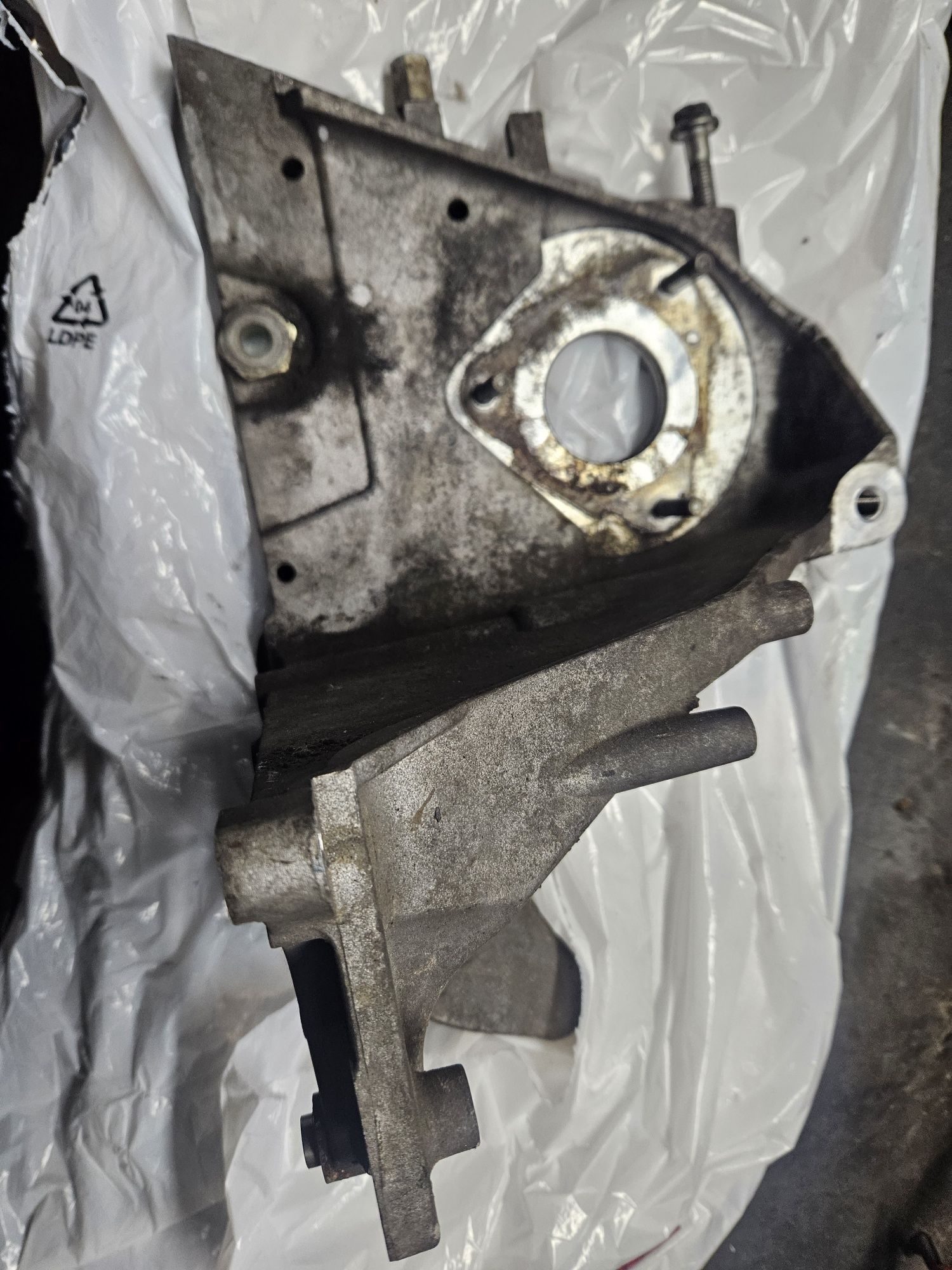 Łapa pompy Opel Fiat 2.0 Cdti Jtd