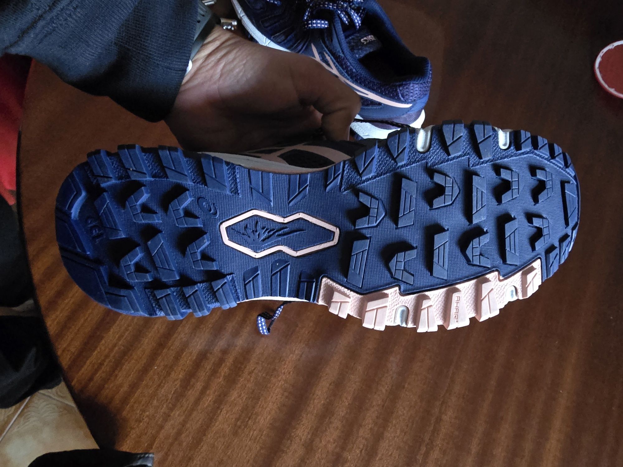 Tênis de trilha asics