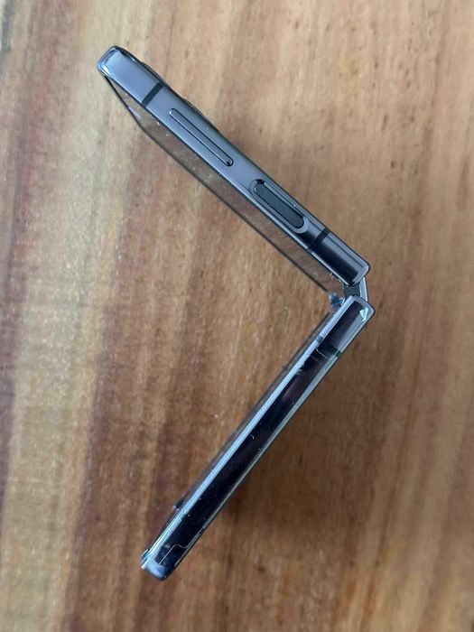 Samsung Galaxy Z Flip 4 - 128 GB (garantia + seguero)