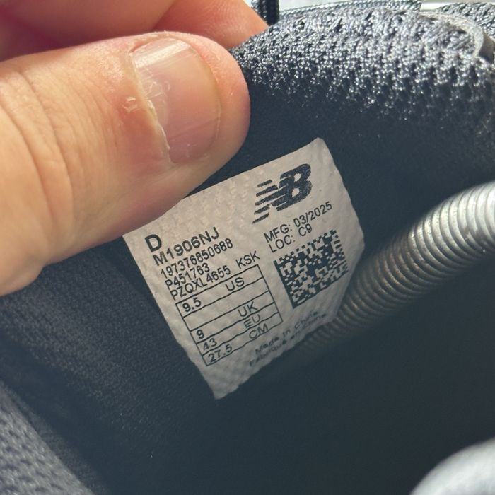 Чоловічі кросівки New Balance 1906U Triple Black M1906NJ