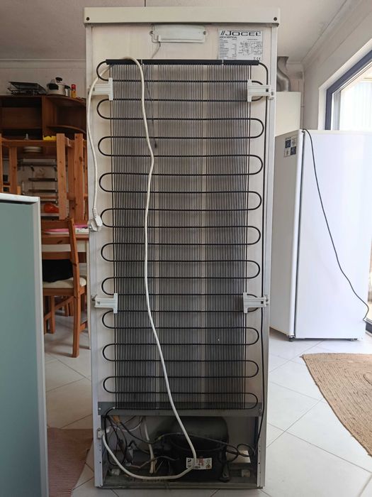 Arca vertical Jocel 208L