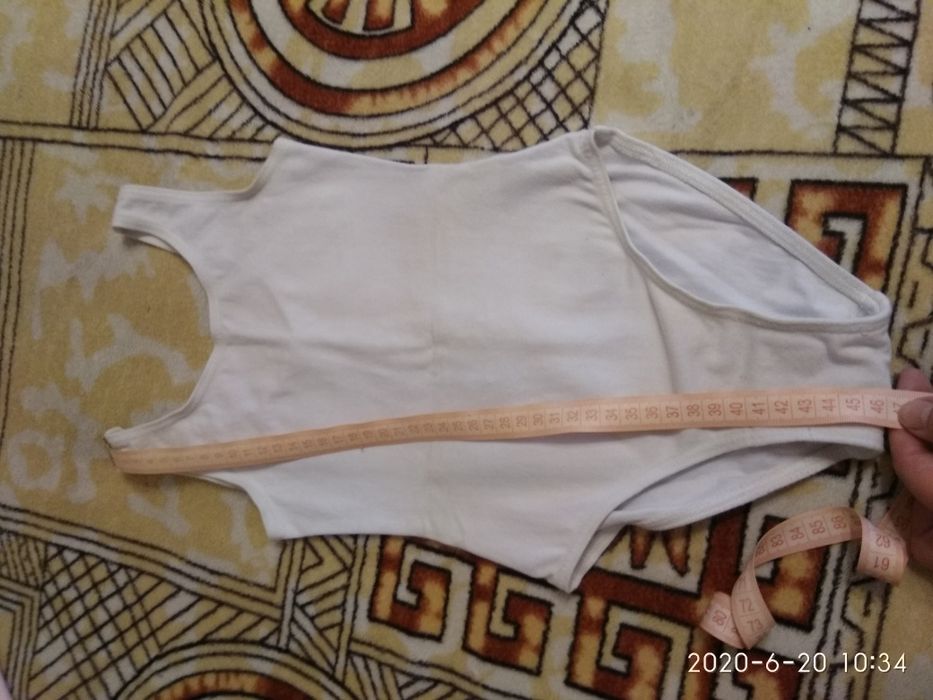 Купальник р.32; юбочка р.36.