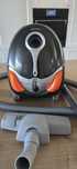 Mocny solidny odkurzacz GRUNDIG Body Guard o mocy 1800W.