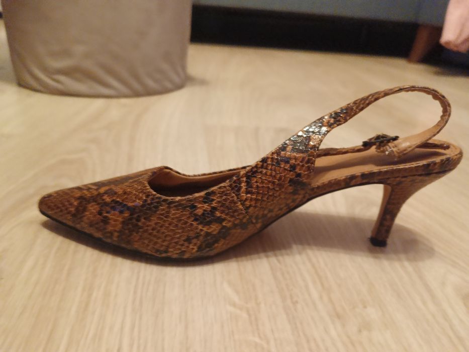 Czółenka Reserved Slingback we wzór skóry węża, r. 38