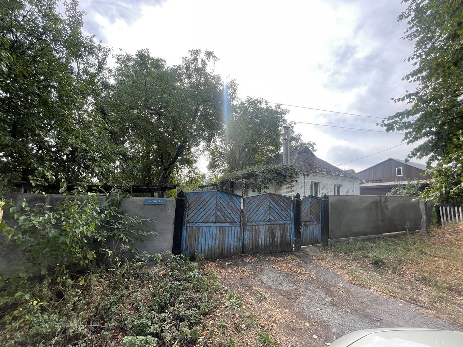 Продам будинок по вулиці Тиріна