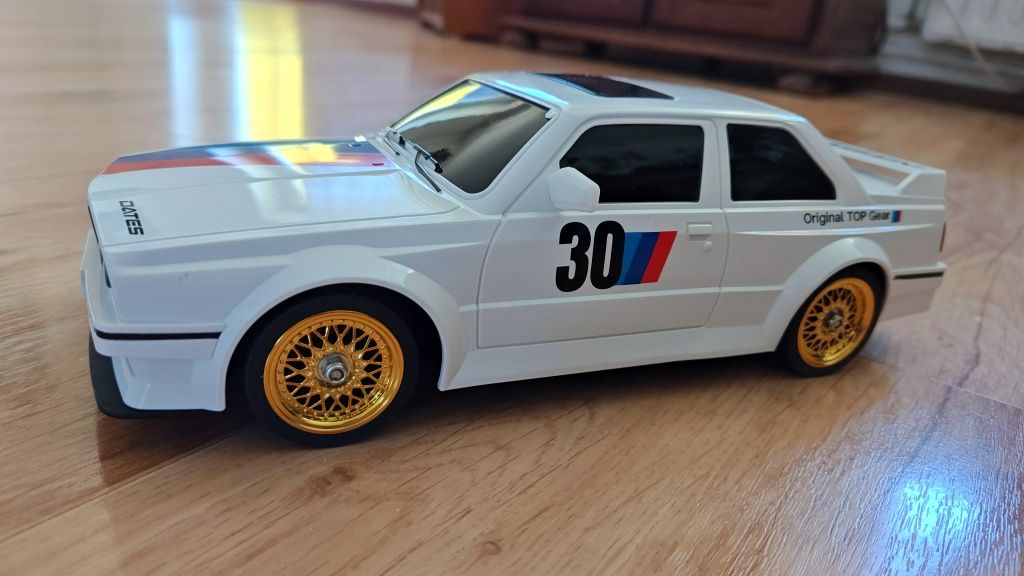 Samochód zdalnie sterowany model BMW E30 M3 do Driftu z serii classic
