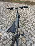 Bicicleta  semi nova em muito bom aspecto