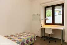 5181 - Quarto com cama de solteiro em...