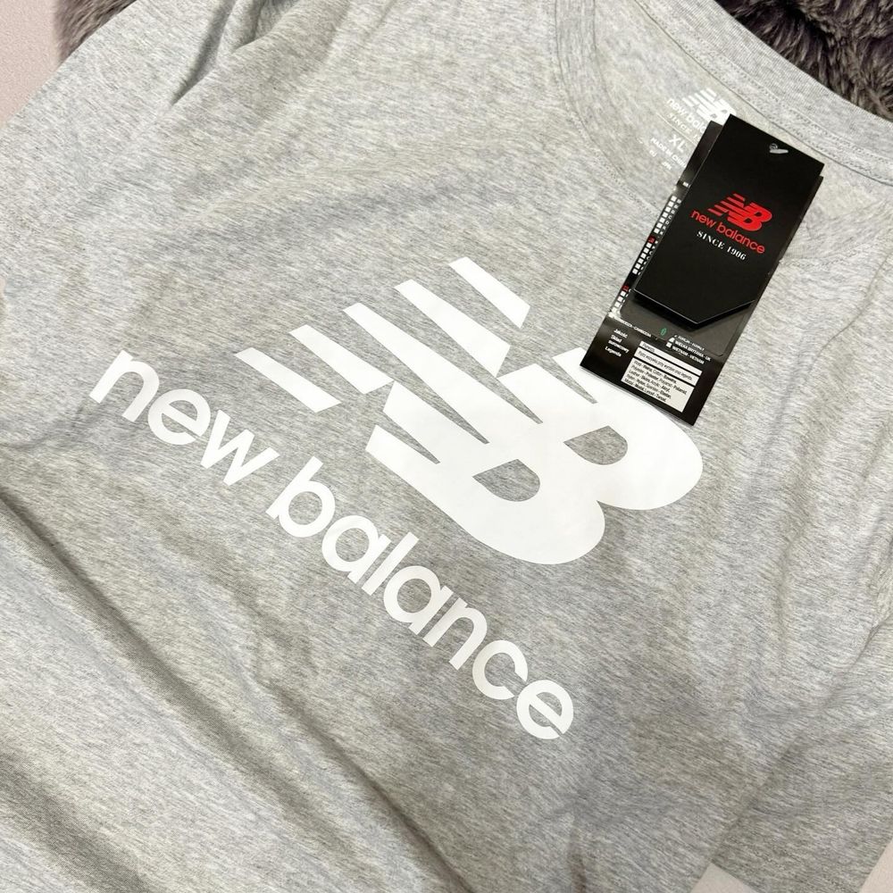 Нова футболка New Balance сіра великий лого С і Хл розмір