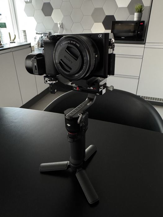 Sony A6100 + E PZ 16-50mm f/3,5-5,6 OSS + DJI RS3 mini [GWARANCJA]