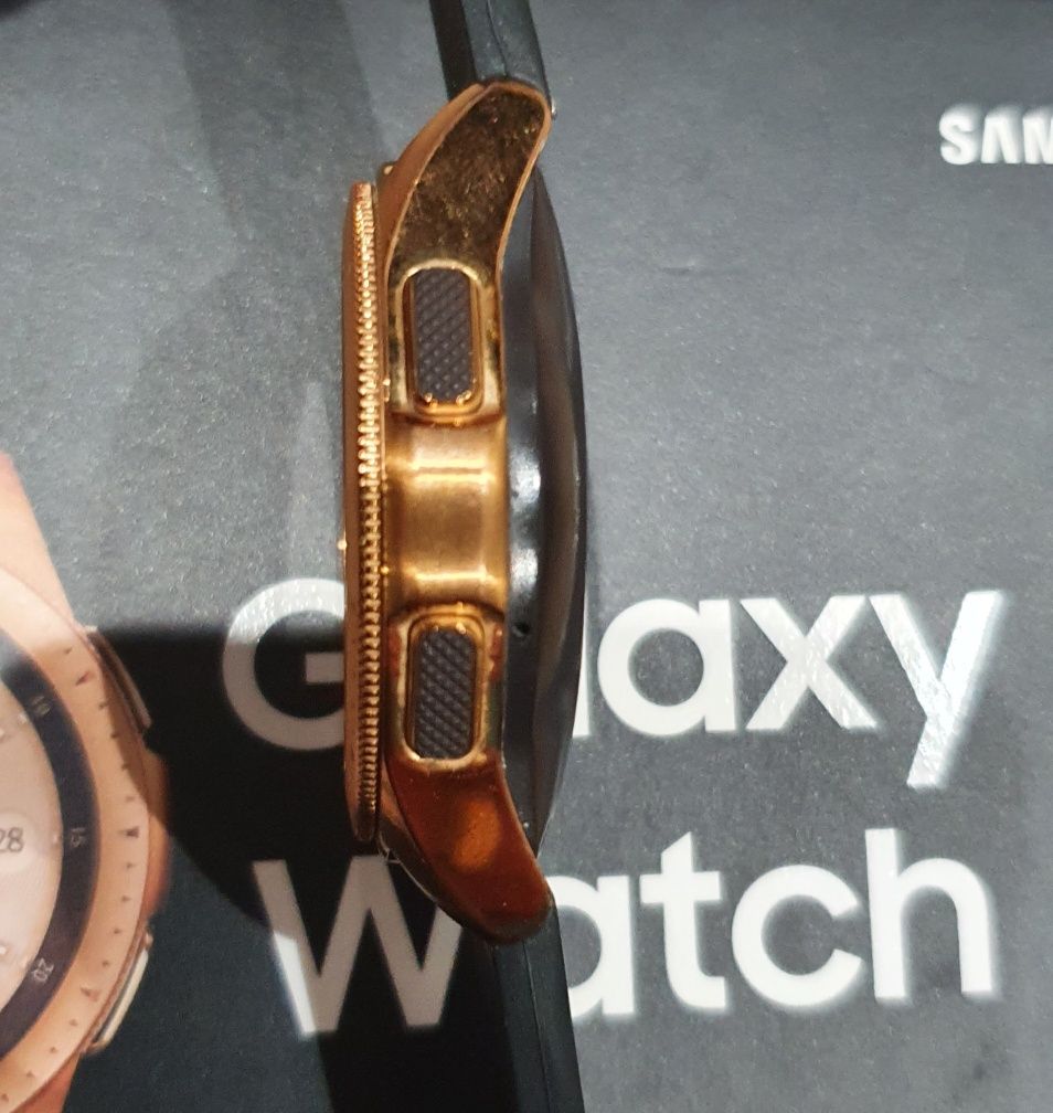 Galaxy watch 42 mm. gold
