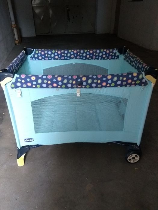 Cama de viagem de criança