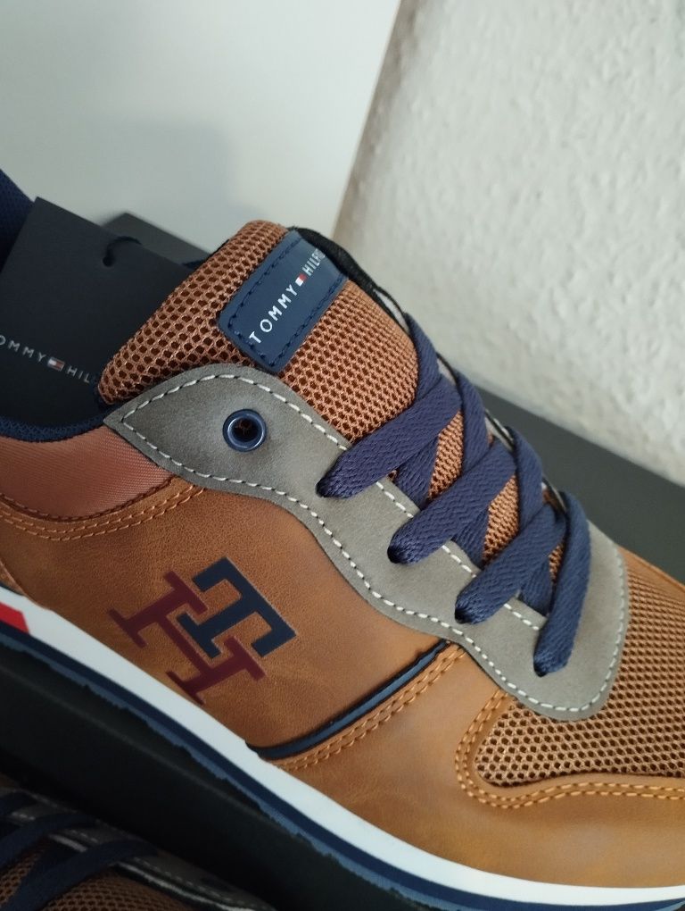 Sneakersy Tommy Hilfiger r39