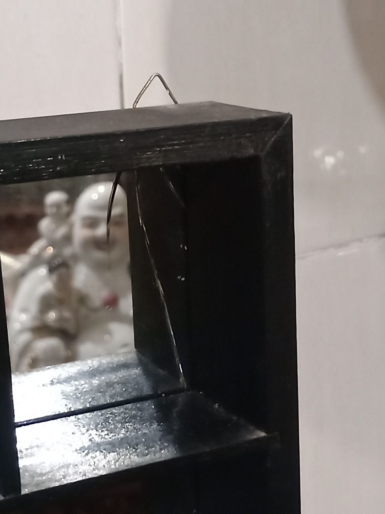 Vitrine antiga com 19 miniaturas incluídas