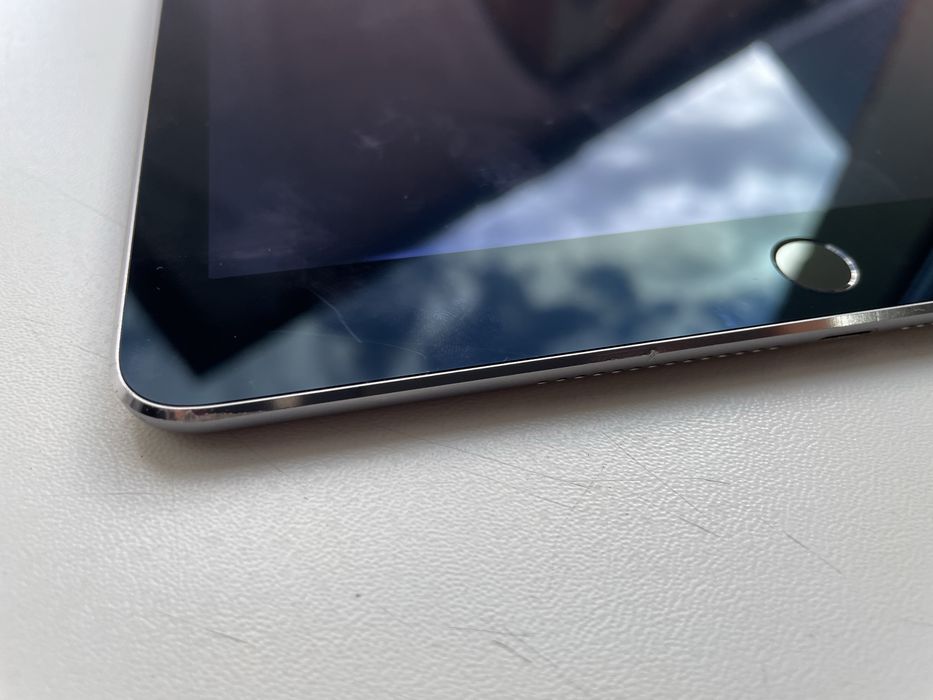 Ipad air 2 64gb Cellular + стилус