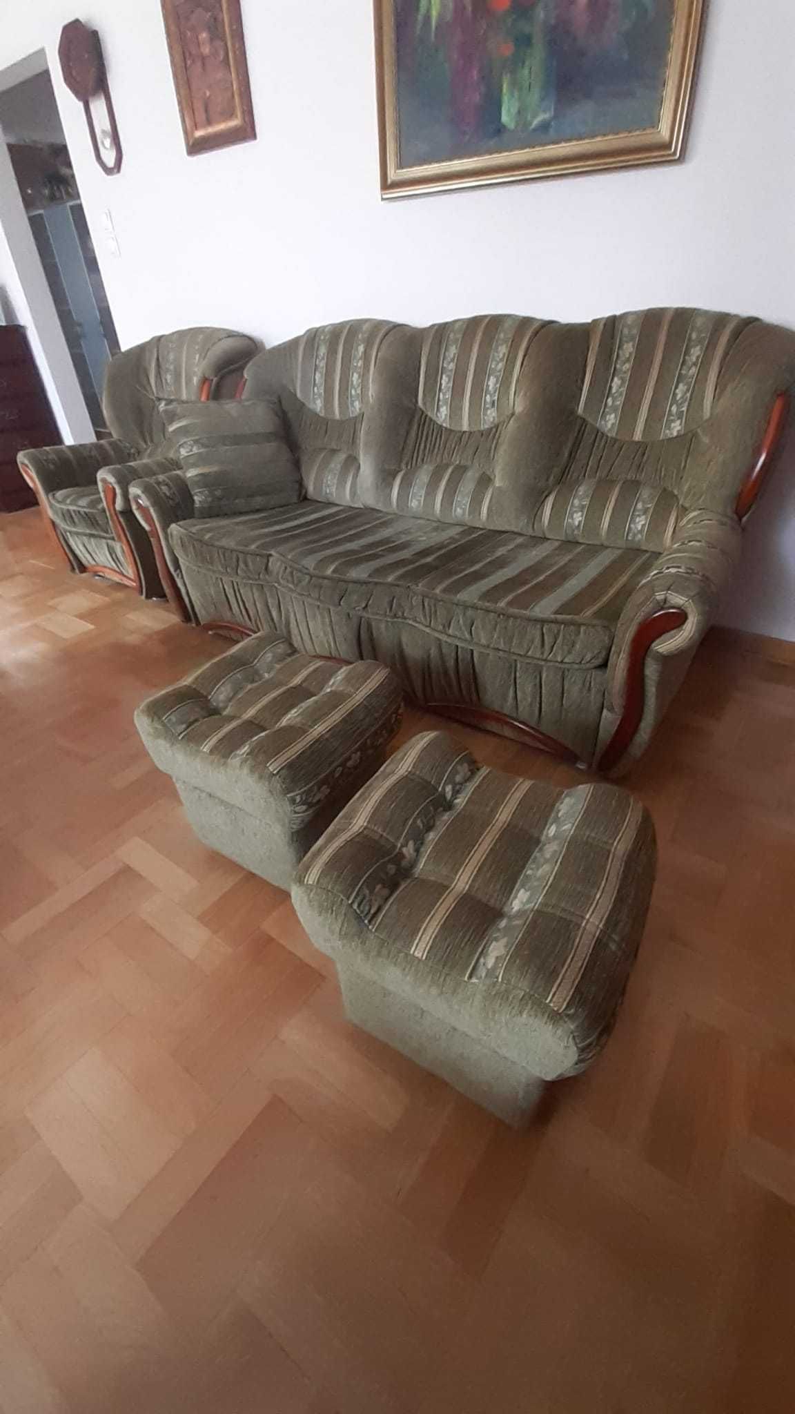 komplet wypoczynkowy w zielonych odcieniach