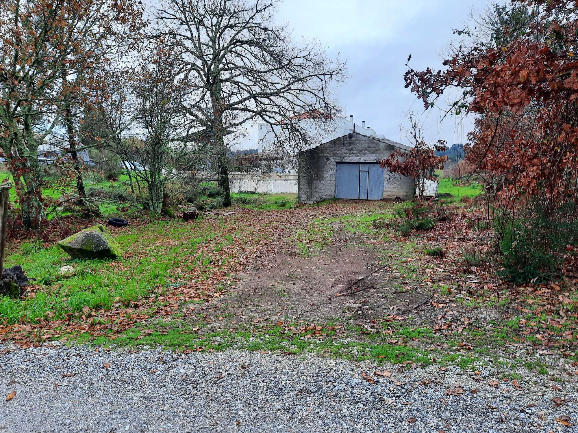 Garagem / Armazém - Mundão, Viseu