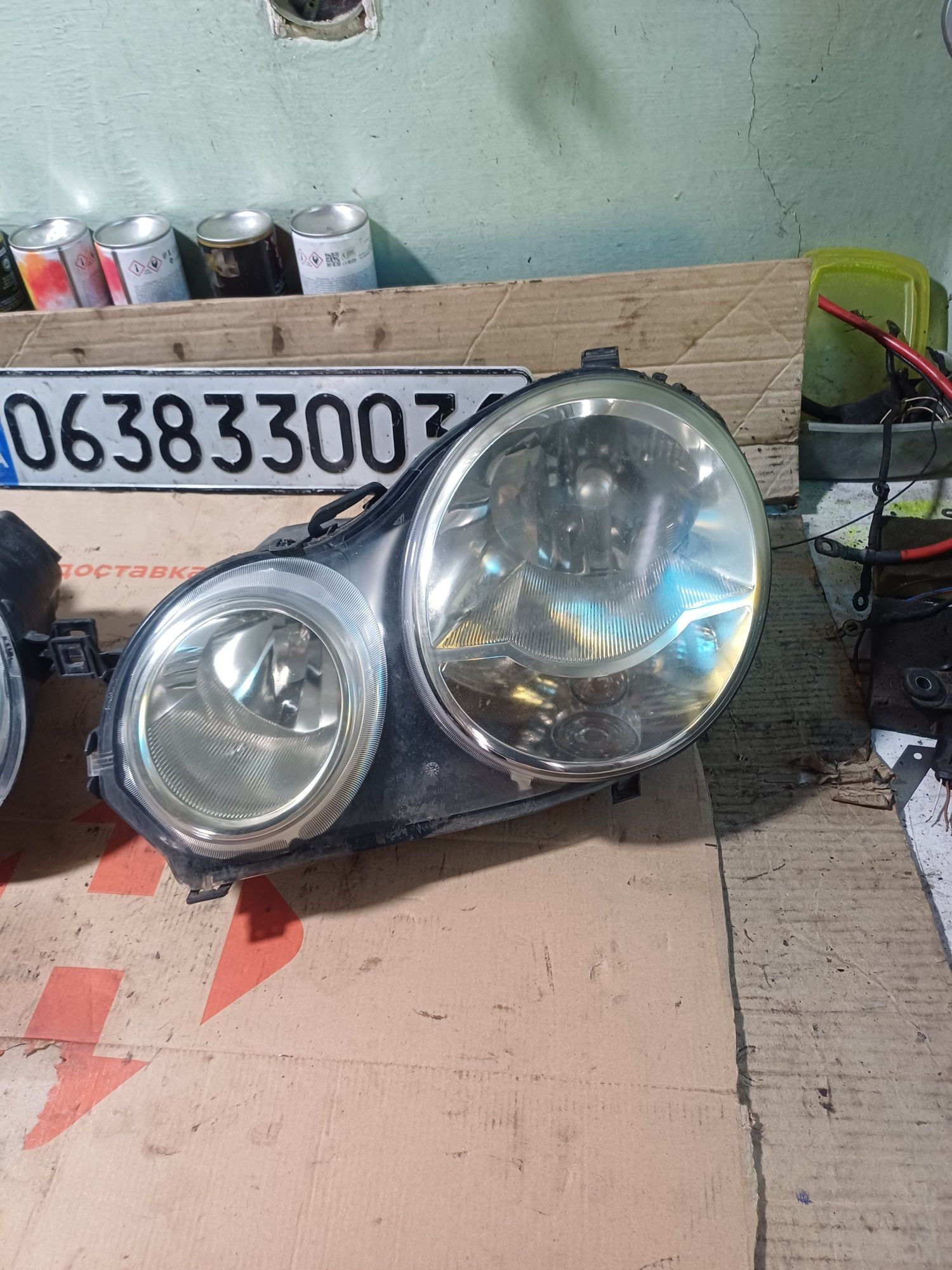 Volkswagen polo передня права фара світло оптика