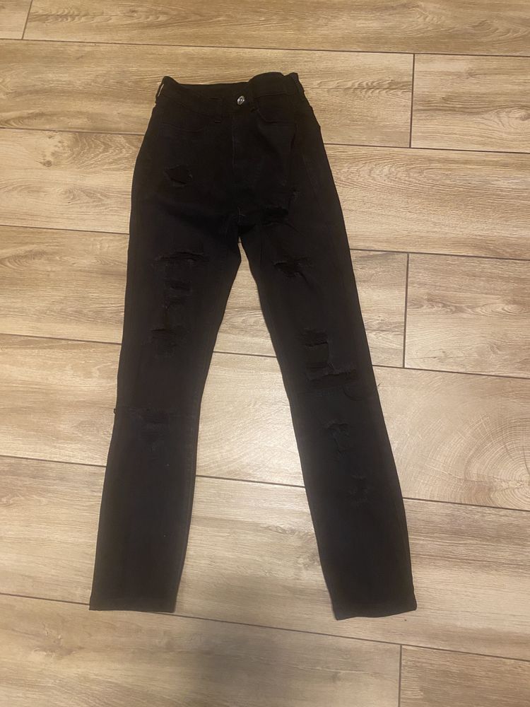 H&M wąskie spodnie z wysokim stanem dziury 158/164