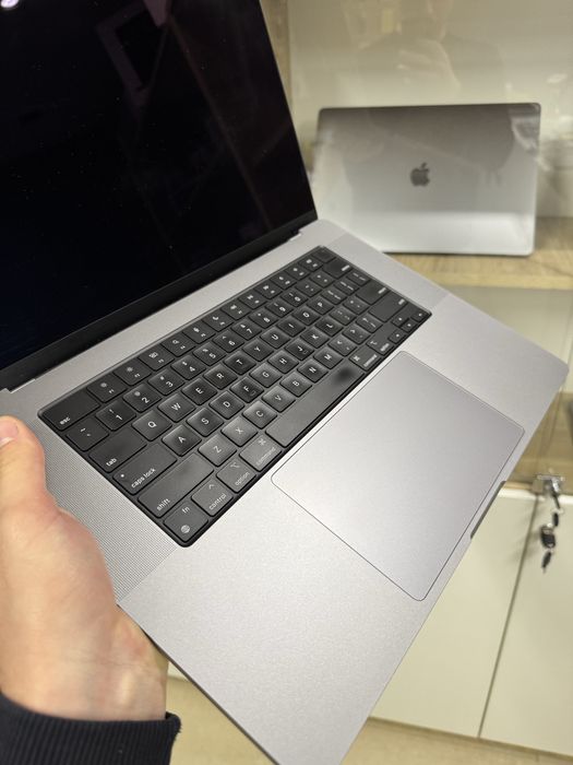 Ідеальний 16ʼ MacBook Pro 2021 M1PRO/16GB/512GB (Батарея: 100%)